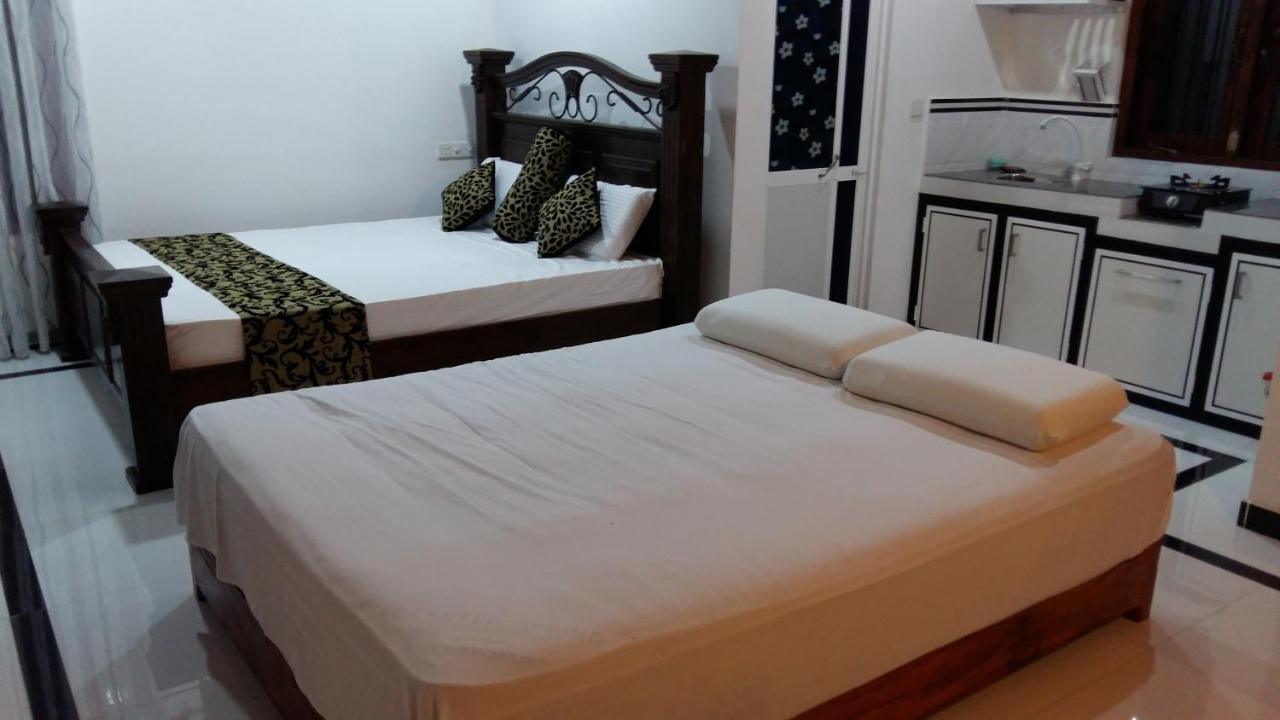 Happy Spring Guest Bed & Breakfast Mirissa Exterior photo