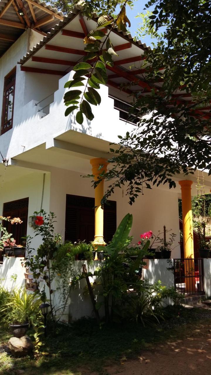 Happy Spring Guest Bed & Breakfast Mirissa Exterior photo