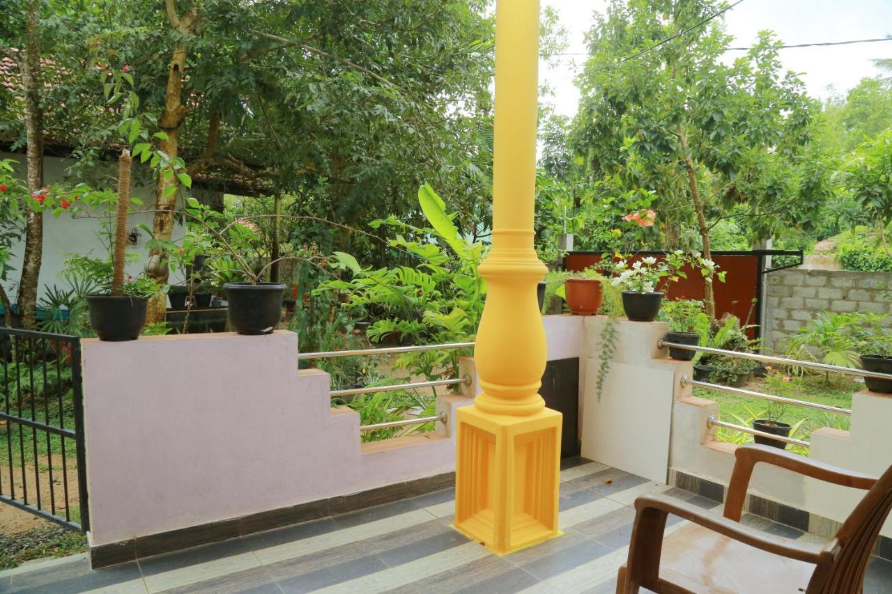 Happy Spring Guest Bed & Breakfast Mirissa Exterior photo